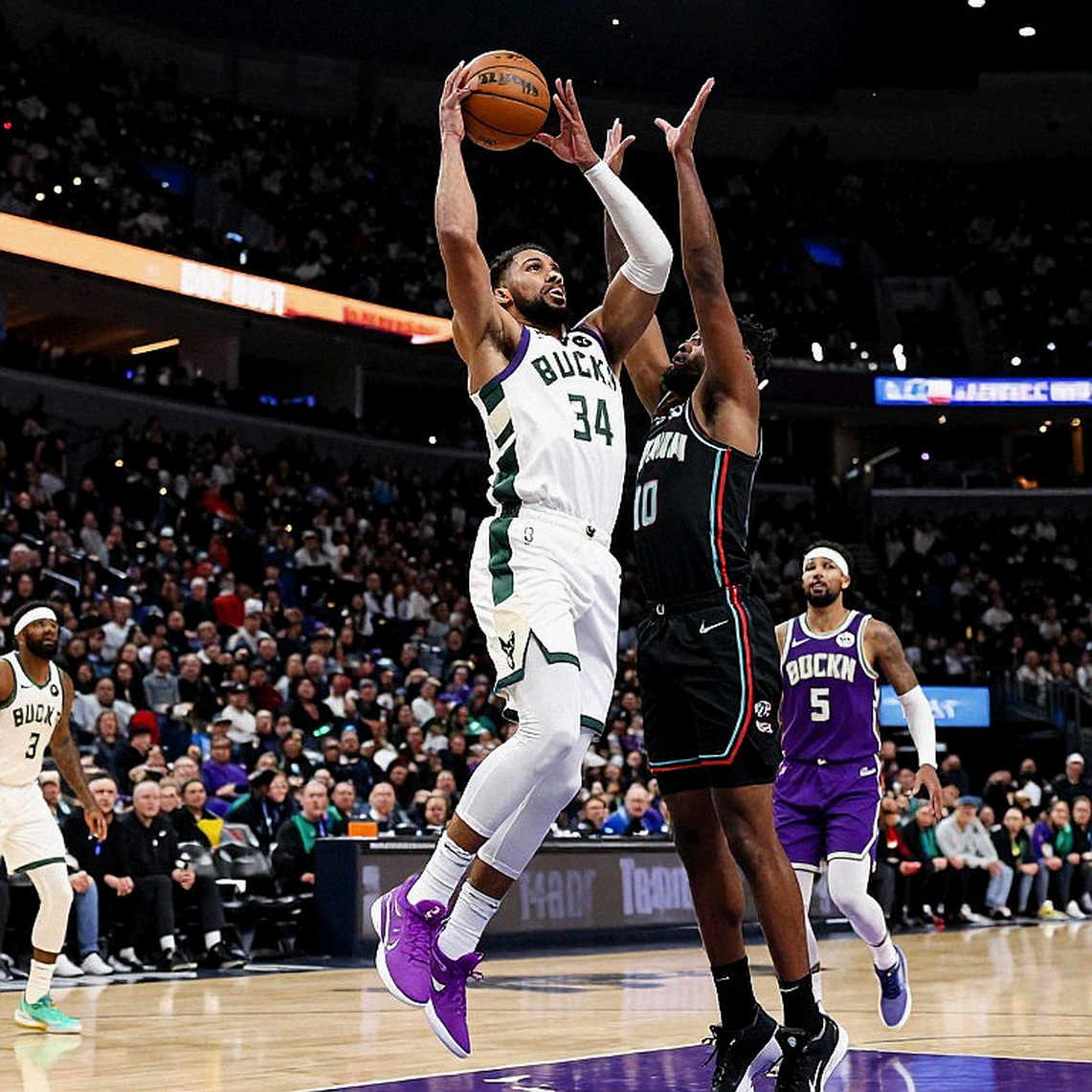 Enes Kanter Freedom và khoảng trống điều khoản WNBA: Một bài toán quản trị, không phải bài toán chuyển nhượng